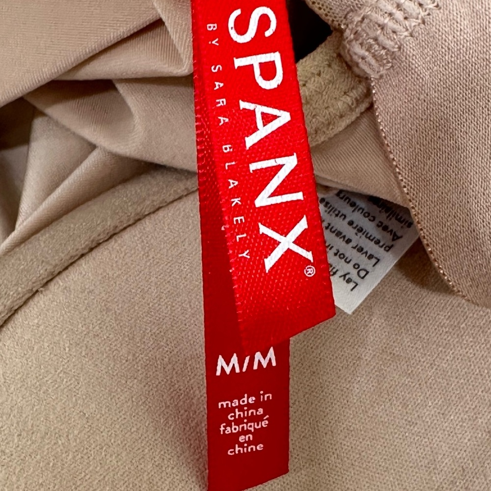 Spanx Women’s Strapless Cupped Mid-Thigh Bodysuit Size Medium - Picture 4 of 9